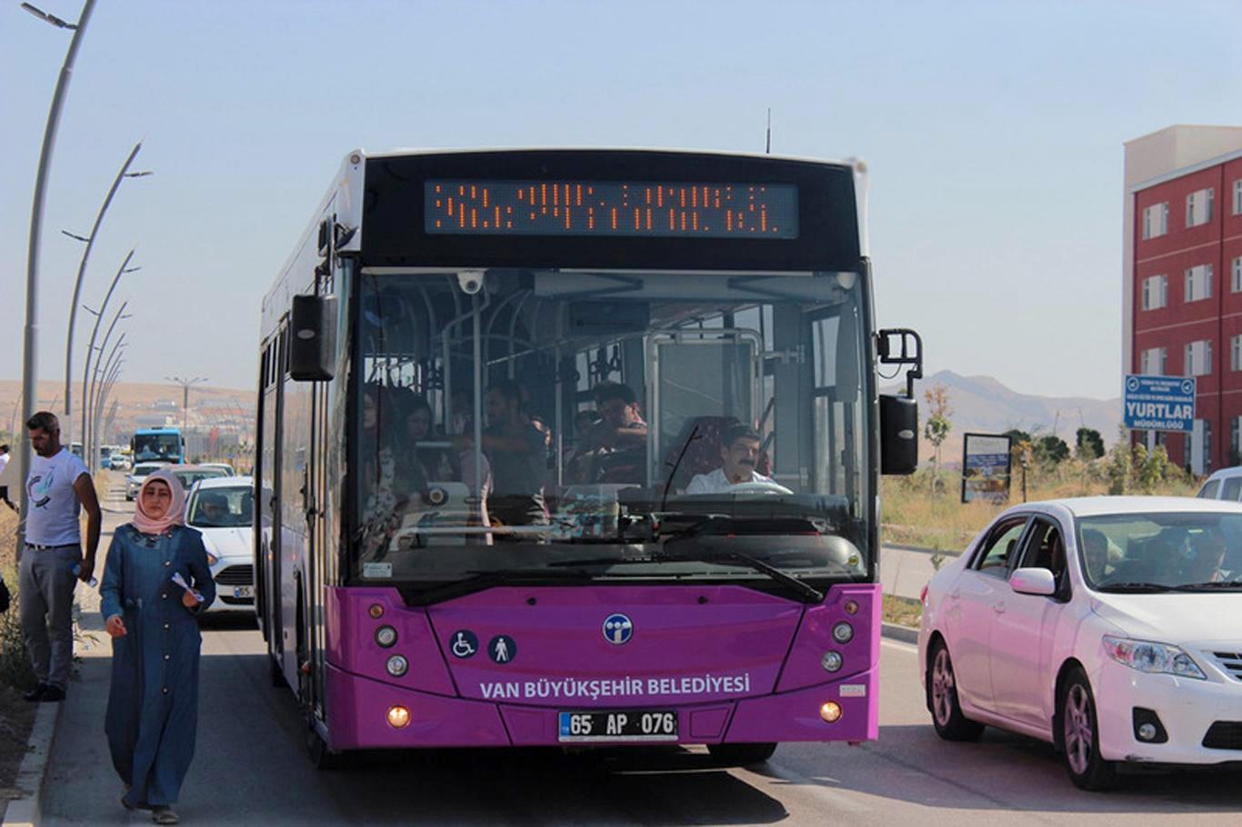 Van'da belediye otobüsleri bugün için ücretsiz